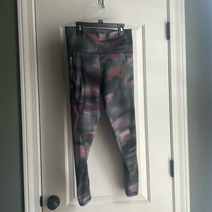 Athleta Salutation Stash Printed Tight